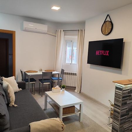 Cozy Apartment In The Heart Of Мадрид Екстериор снимка