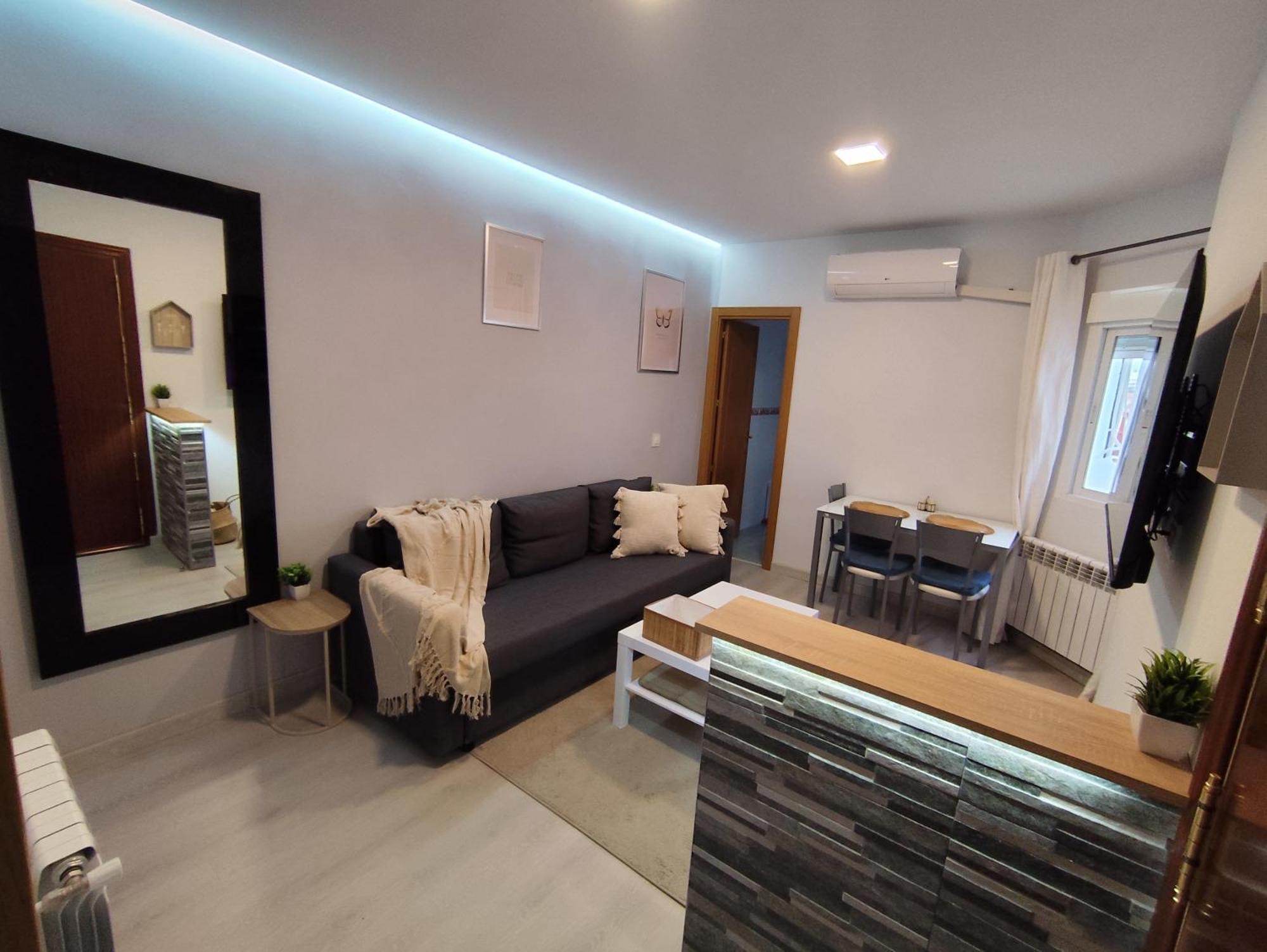 Cozy Apartment In The Heart Of Мадрид Екстериор снимка
